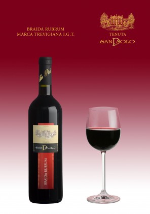 BRAIDA RUBRUM MARCA TREVIGIANA I.G.T. Vino ottenuto da selezionate uve Cabernet. Il suo vigore e la sua eleganza riconducono ai Gredi, i nostri migliori terreni ricchi di argilla e calcare. L’invecchiamento in botti di rovere esalta l’armonia e l’unicità del suo bouquet. È indicato per salumi e formaggi stagionati, arrosti di carni bianche e rosse, cacciagione e selvaggina. Da servire ad una temperatura di 18-20° C.